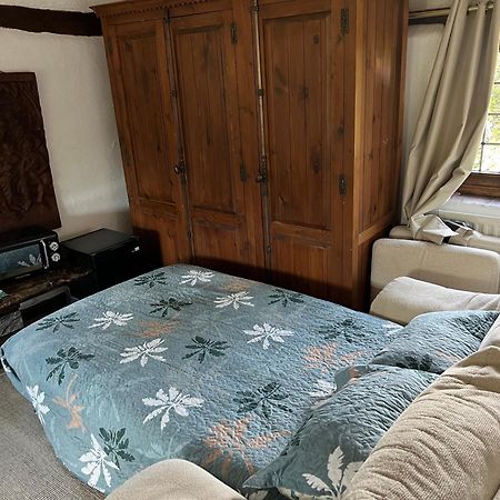 Tudor House - Double Room - En Suite Goff's Oak Εξωτερικό φωτογραφία